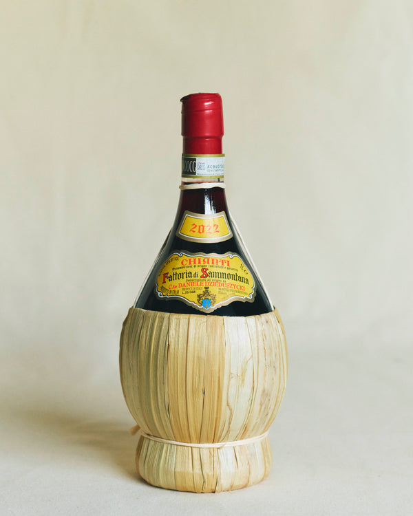 Chianti Fattoria di Sammontana 2022 – bottle of classic Chianti red wine, fiasco 1L from Tuscany.